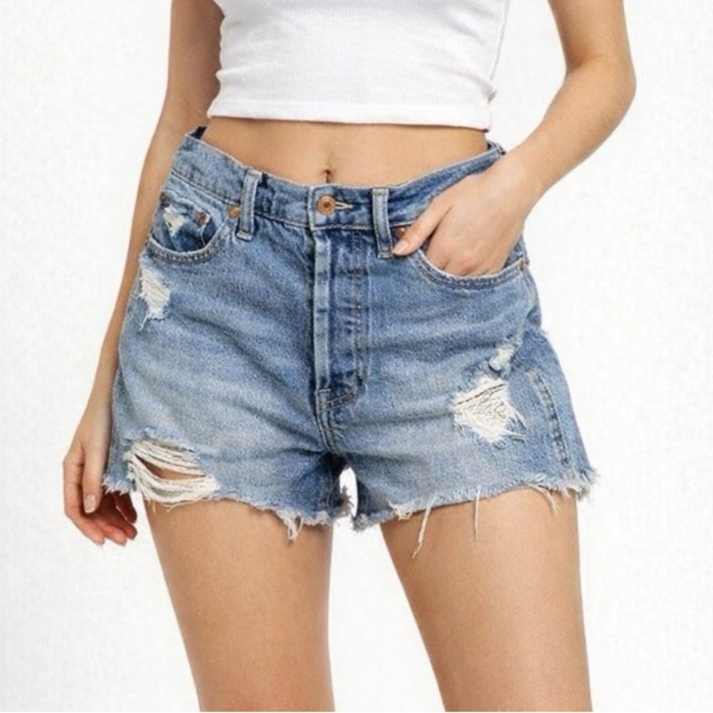 Gap denim jean short 5 button closure distressed ripped SZ 29" 8R